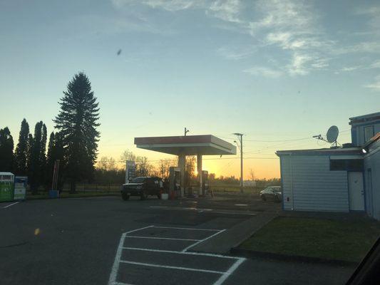 Pumps at Stop N Shop.       My country corner store