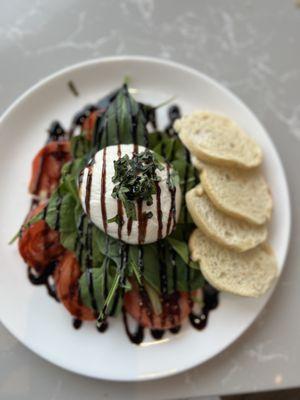 Classic burrata salad