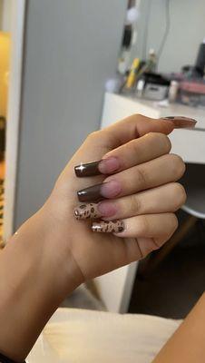 nails