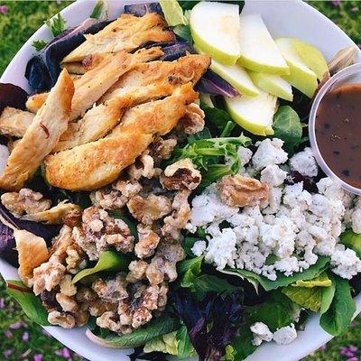 Pear & Gorgonzola Salad with Chicken