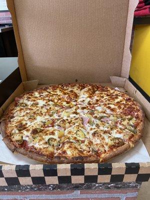 Spicy Hawaiian X Pepperoni Pizza.