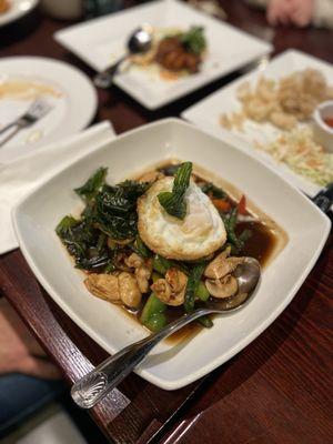 (W12) Spicy Basil Chicken with Green beans & Egg