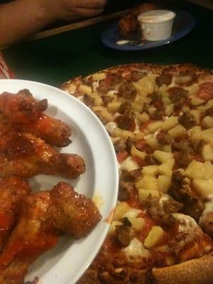 Pizza & wings, bomb.com!