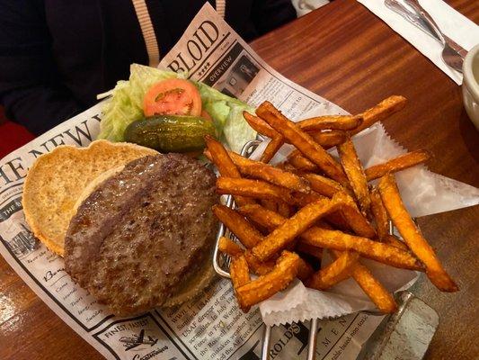 Moms burger with fries