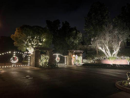 Festive HOA lighting Orange County CA