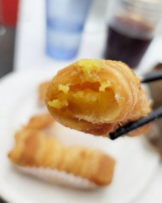 Durian puff contains egg