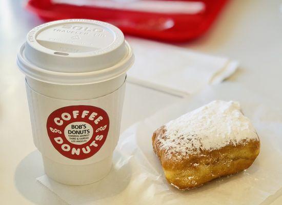 Happy hour! Coffee and New Orleans beignet (so good)