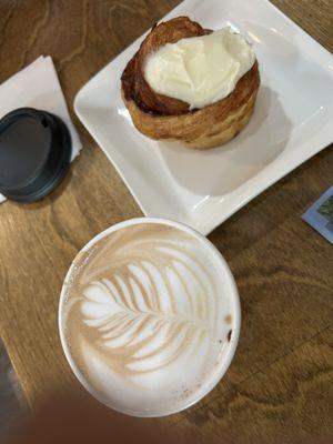 Pistachio mocha and cinnamon roll.