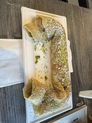 Pistachio crepe