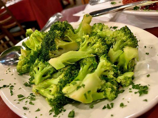 the fresh broccoli