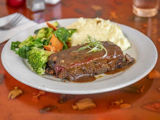 Rudy's Meatloaf plate