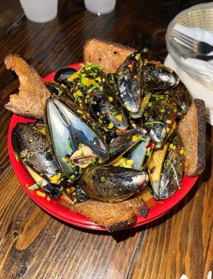 Steamed Mussels