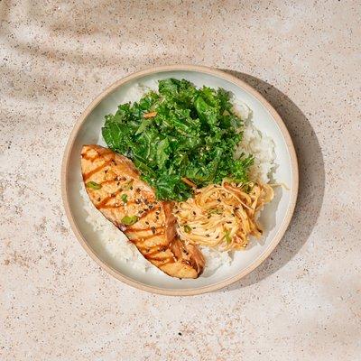 seared salmon island bowl