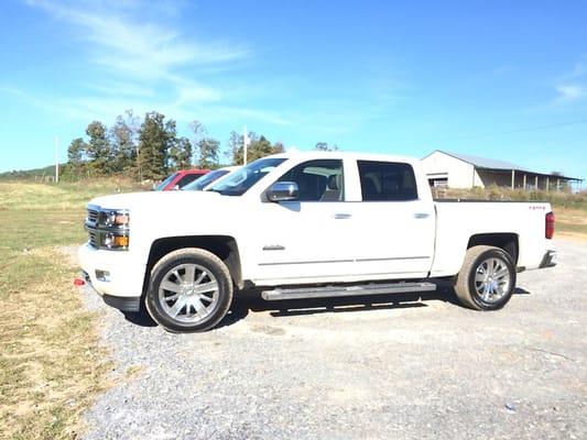 2015 Chevrolet Silverado 4x4 High Country Package-  it!