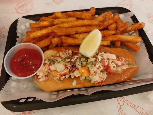 Lobster Roll + Fries!