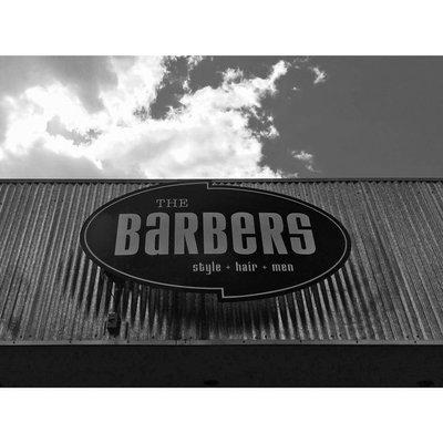 The Barbers Columbia crossing  Where men go for great cuts!