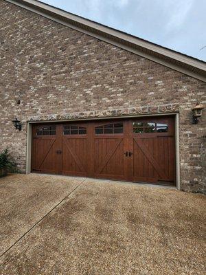 Williams Door Company only offers the highest quality garage door products. Call today 865-539-0222