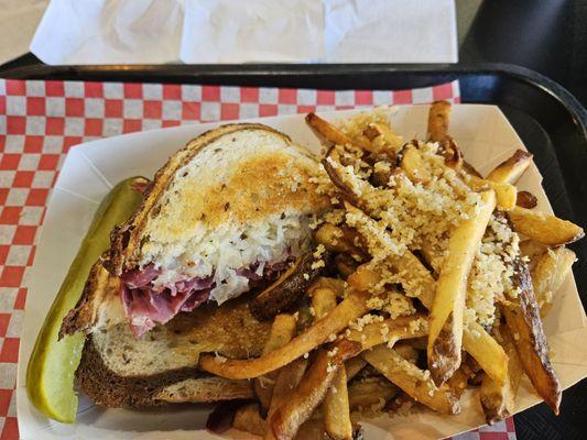 Reuben with garlic fires.