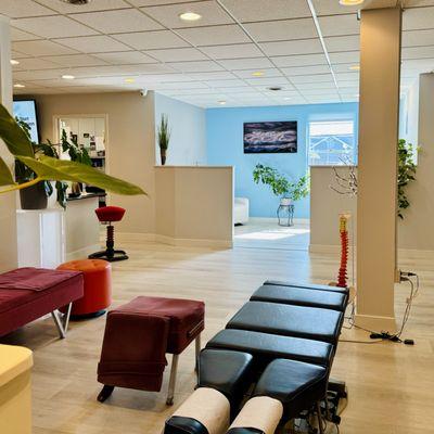 Our state-of-the-art facility combines the comfort of 36 years of chiropractic excellence with the latest groundbreaking technologies