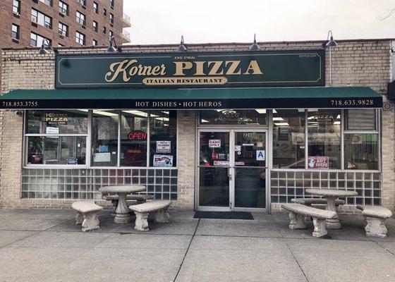 @bigmovie // Korner Pizza storefront