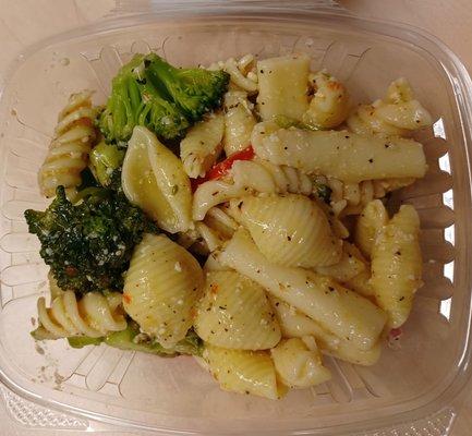 Garlic pasta salad