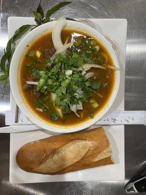 Banh mi bo kho