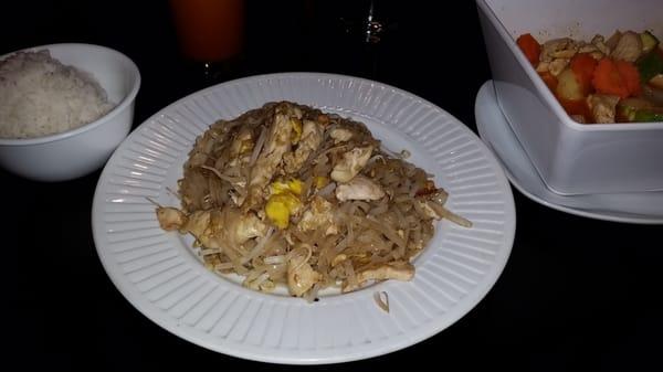 Chicken Pad Thai