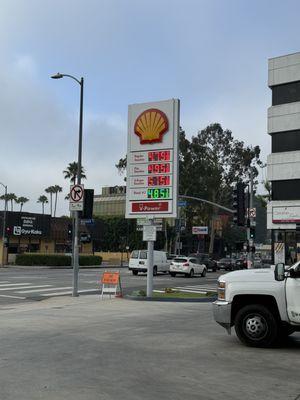 Gas prices on the corner of Van Nuys blvd and Moorpark St