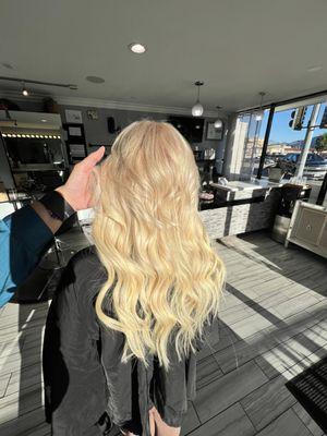 Blonde hair extensions