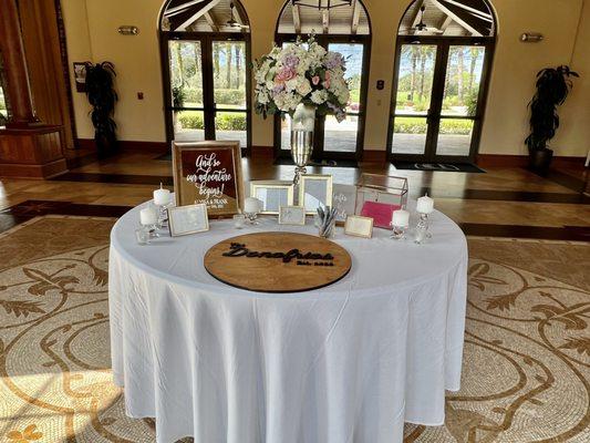 Another entrance area with momentos from the groom to the bride