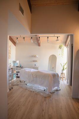 The facial treatment room