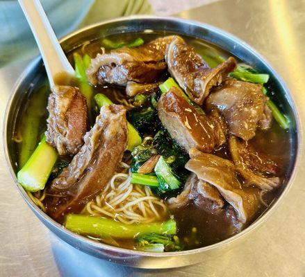 Beef brisket with noodles and soup