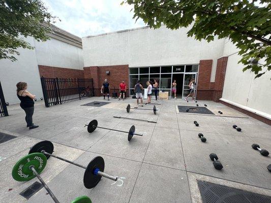 Outdoor fitness area included with the indoor workout area.