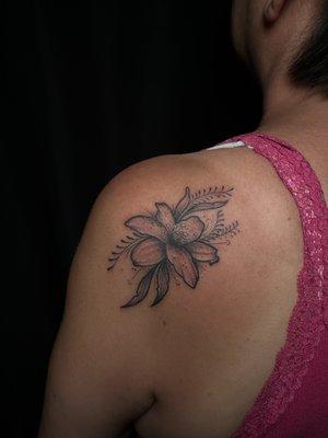 Lilly Tat