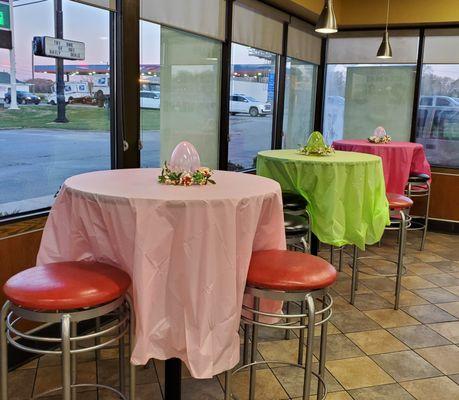 Home town Hardee's welcomes you to dine with them.