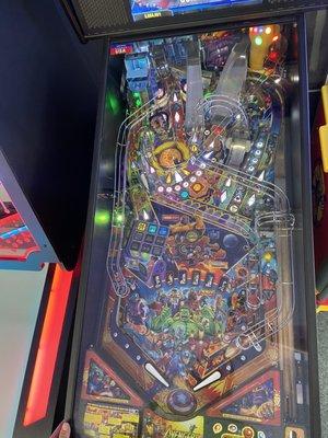 Avengers pinball machine