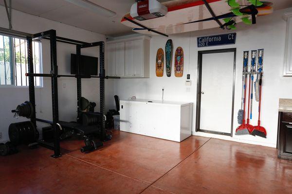 Gym & surf station