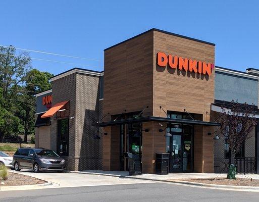 Dunkin' with drive through