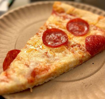 Pepperoni pizza slice