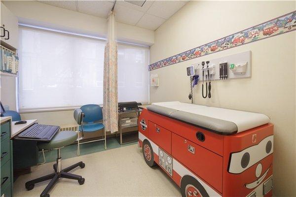 A pediatric examination room  at our 125 Walker Street location in Chinatown