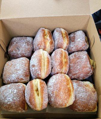 mango-custard malasadas