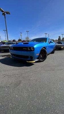 Dodge Challenger Hellcat available in B5 Blue