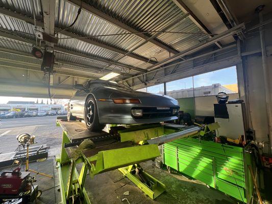 Toyota MR2 getting an alignment which was turned away for being too low