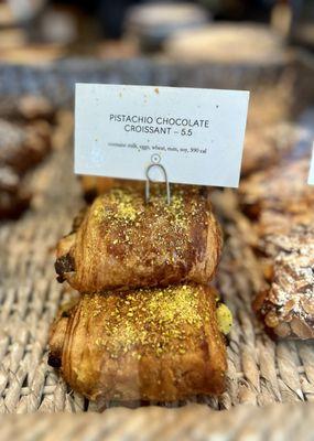 I want to try this pistachio chocolate croissant next time.