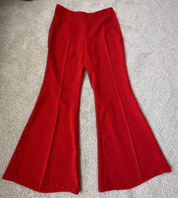 The red trousers became the perfect length that I wanted it to be. They did a great work! Try it out if you need to do alterations