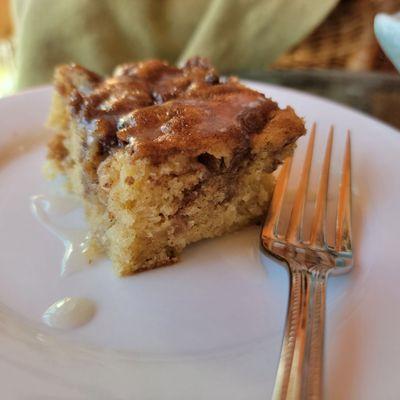 Good morning, beautiful Yelp people. Freshly made Apple Cake, plenty for a crowd.