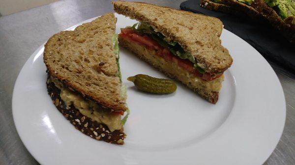 Chickpea toona salad sandwich (v)