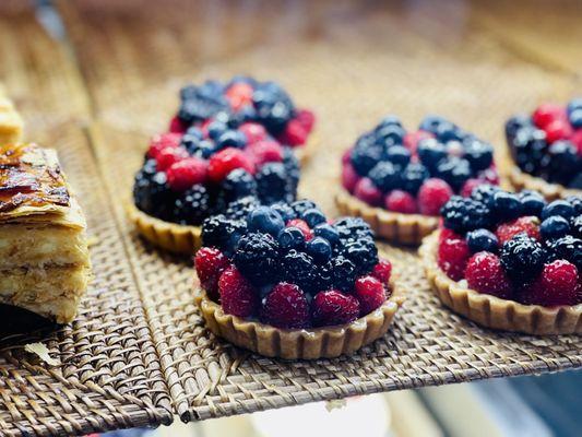 Urth  Urth Fruit Tarts