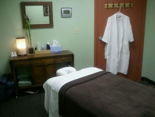 The green room. Soooo soothing for that deep tissue treatment coming up!