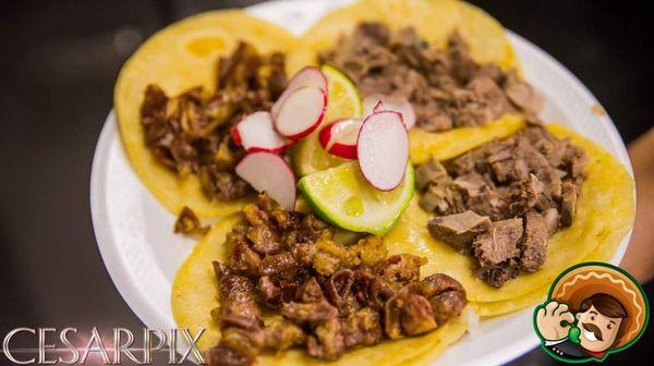 Tacos. Asada,pastor,pollo,chorizo,
Caveza ,lengua,tripa